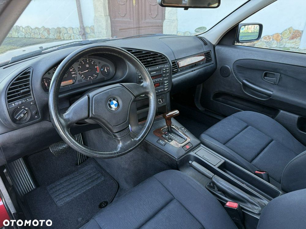 BMW Seria 3 316i - 5