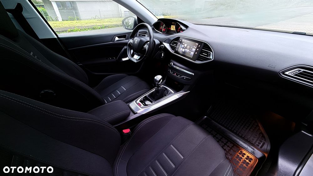 Peugeot 308 130 e-THP Stop & Start Allure - 11