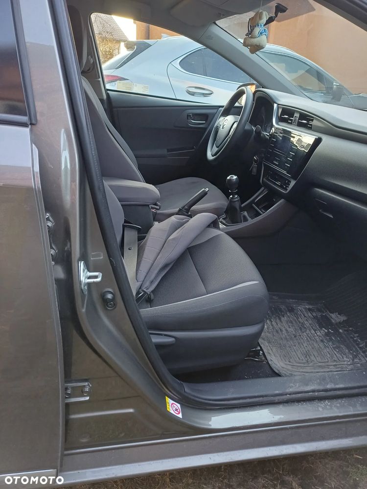 Toyota Auris 1.33 VVT-i Active - 10