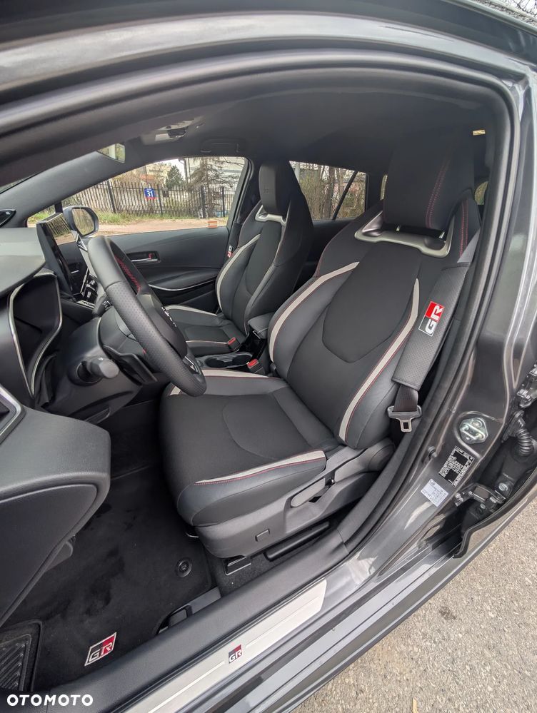 Toyota Corolla 2.0 Hybrid GR Sport - 13