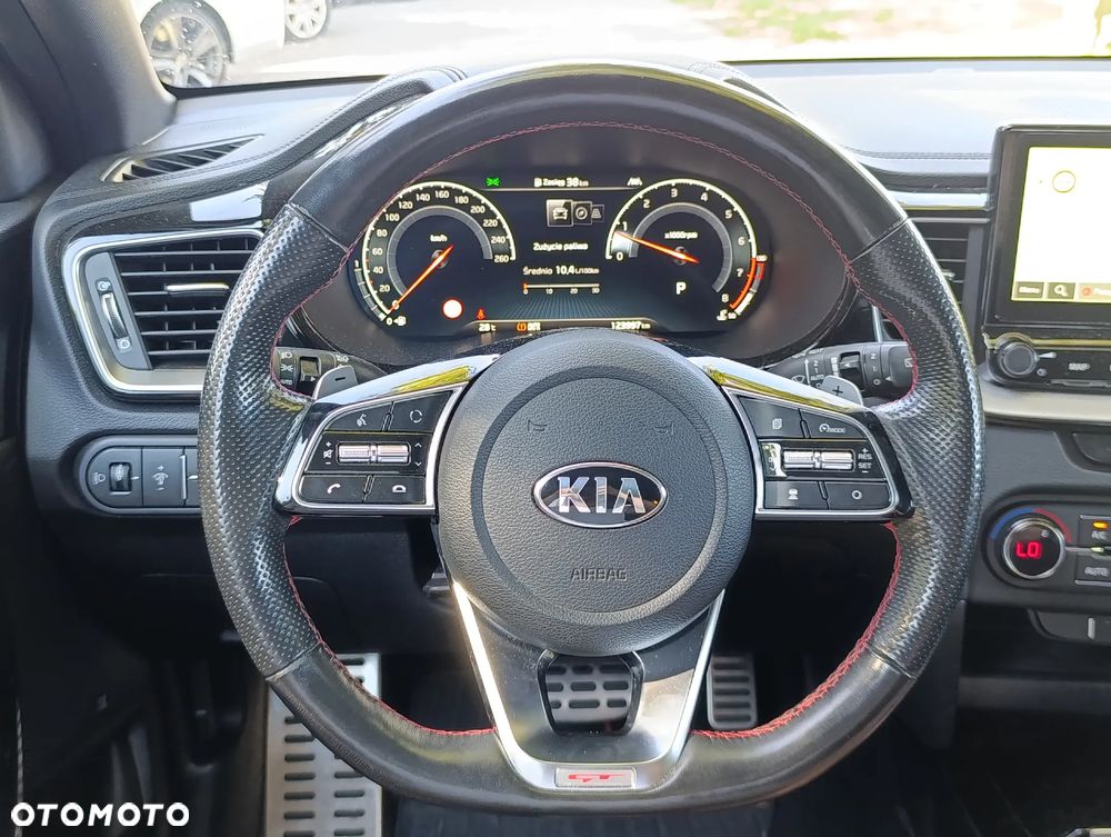 Kia ProCeed 1.6 T-GDI GT DCT - 10