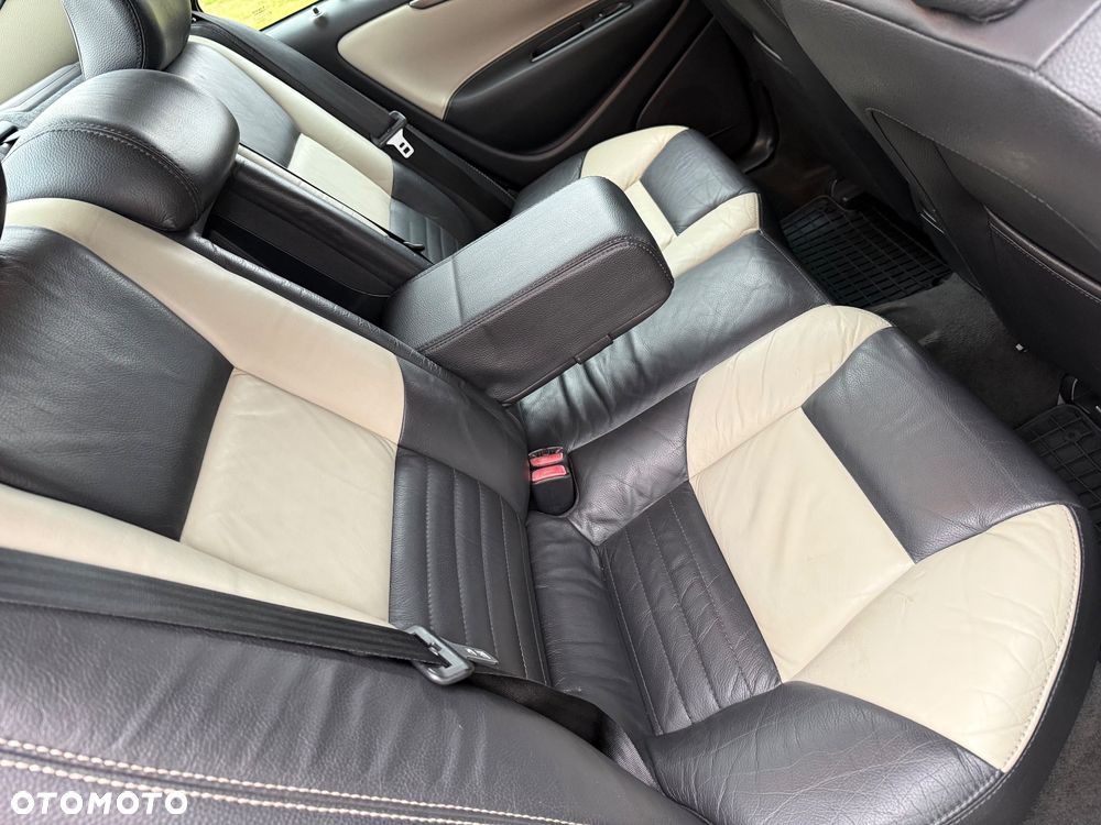 Volvo S60 2.4D Kinetic - 22