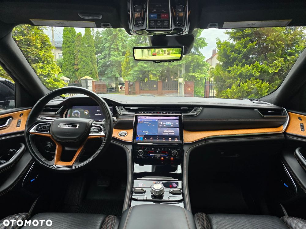 Jeep Grand Cherokee - 19