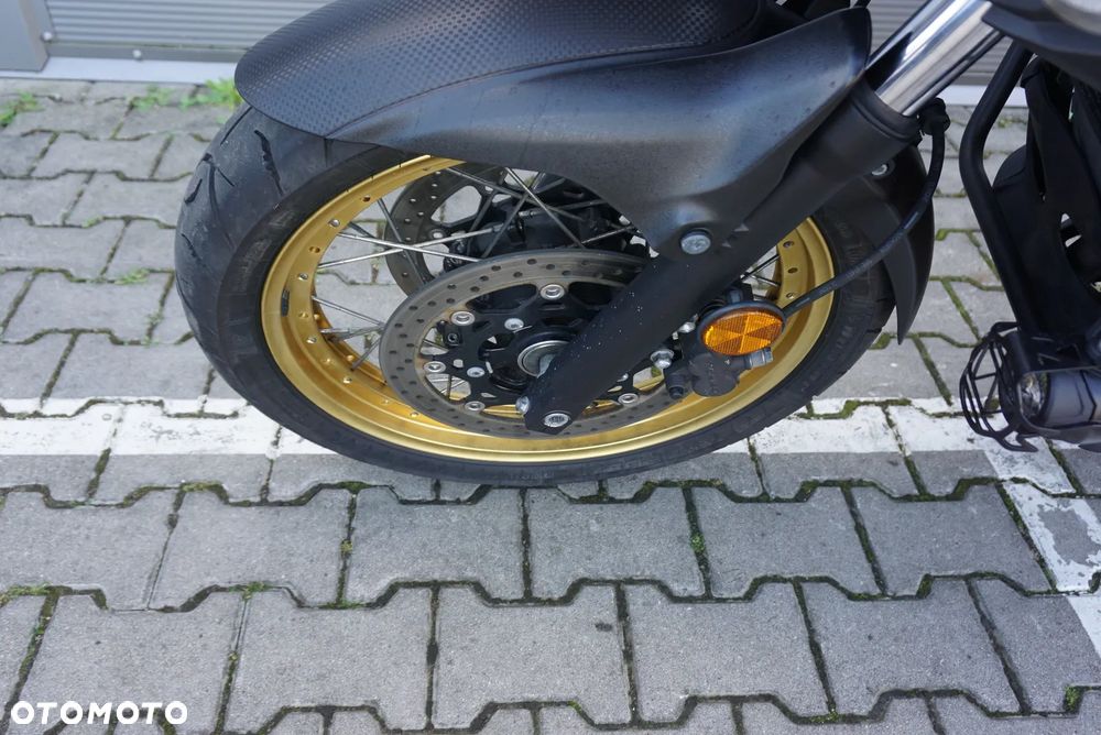 Suzuki V-STROM - 9