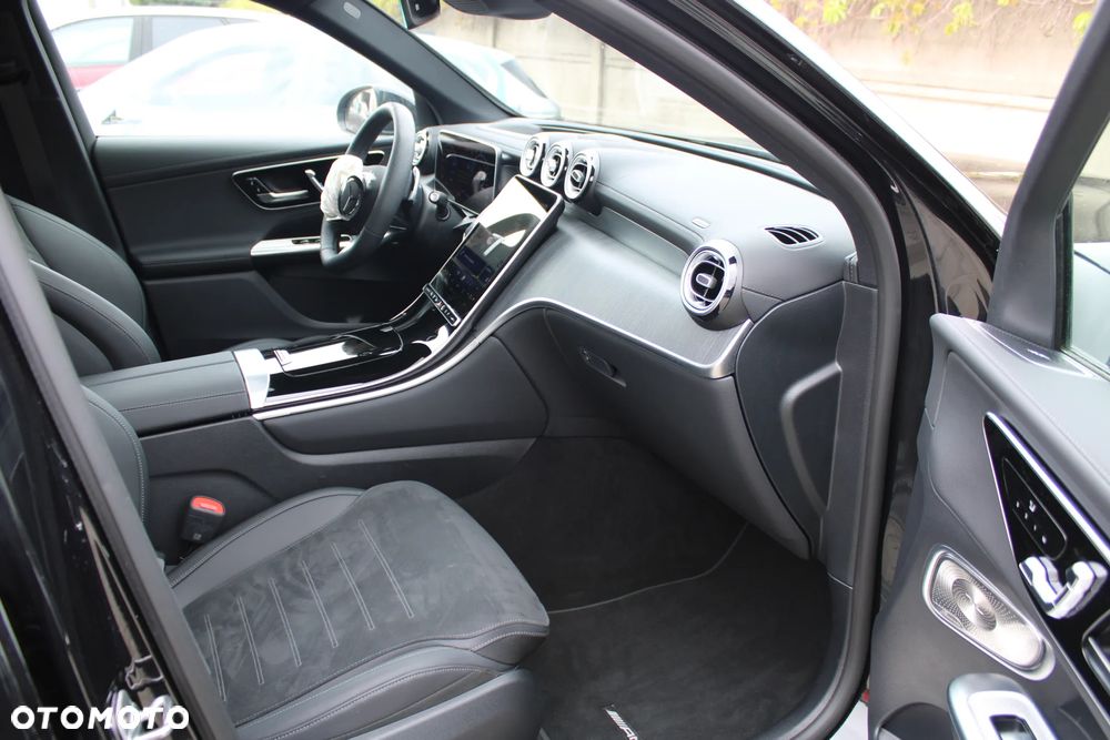 Mercedes-Benz GLC 300 e PHEV 4-Matic AMG Line - 32