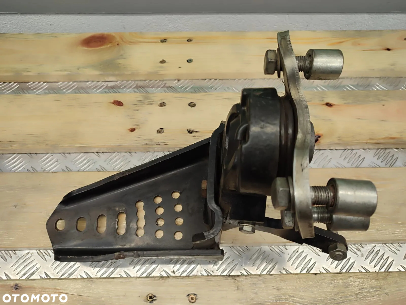 Mocowanie błotnika 4273475M93 Massey Ferguson 6714 - 3