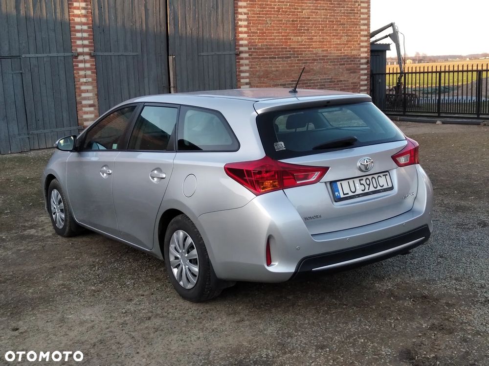 Toyota Auris 1.4 D-4D Life - 8