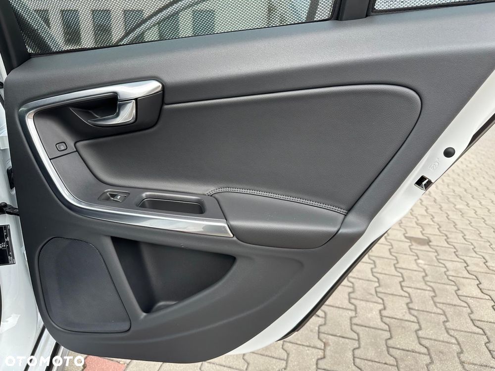 Volvo V60 D4 AWD Geartronic Summum - 29