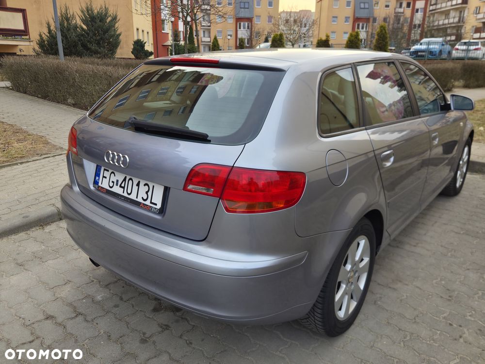 Audi A3 Sportback 1.6 Ambiente - 11