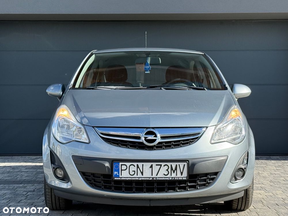 Opel Corsa 1.2 16V Cosmo - 4