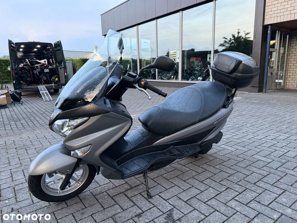 Suzuki Burgman - 16