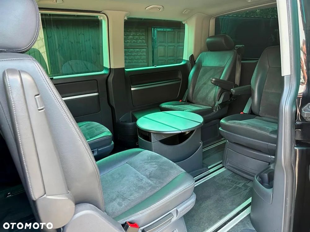 Volkswagen Multivan - 32