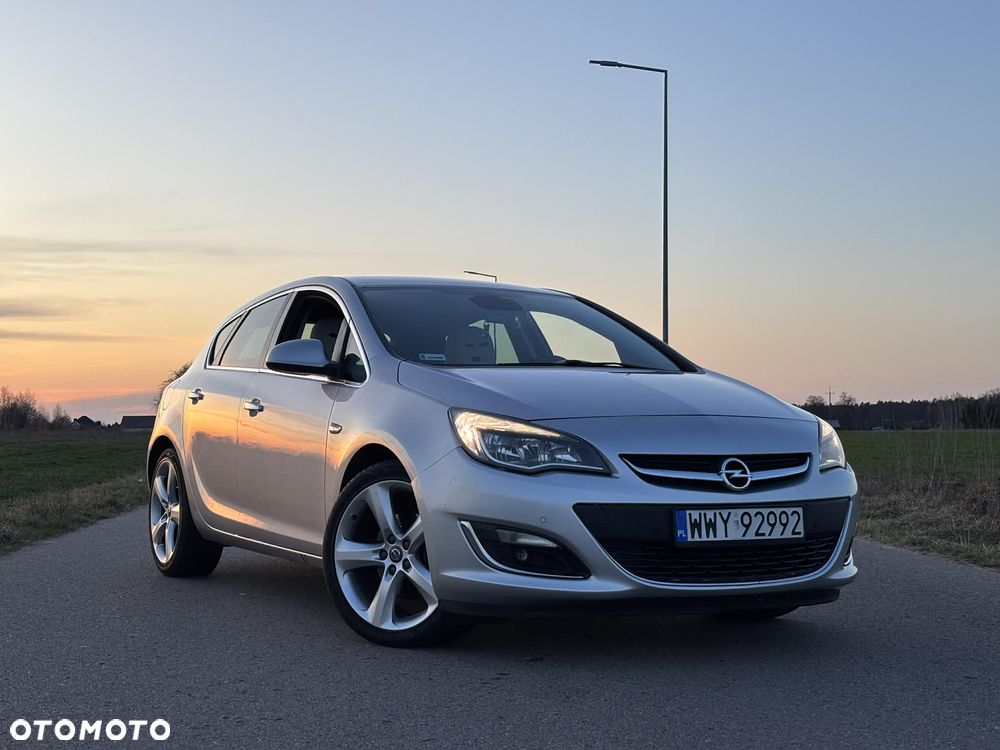 Opel Astra 1.7 CDTI Cosmo - 1