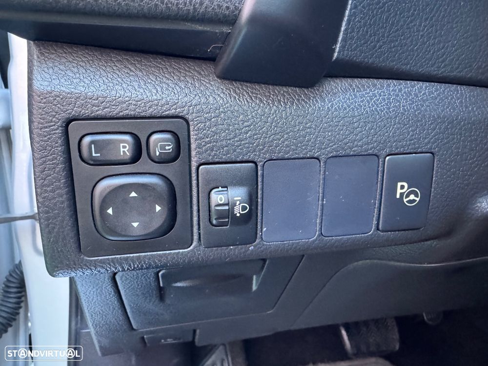 Toyota Auris Touring Sports 1.8 HSD Exclusive +Sky+Navi - 19