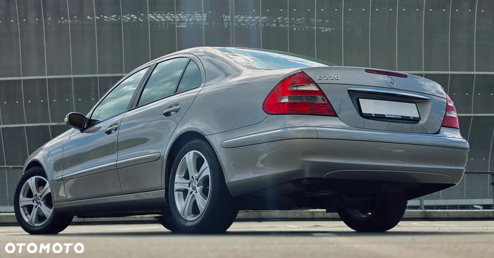 Mercedes-Benz Klasa E - 17