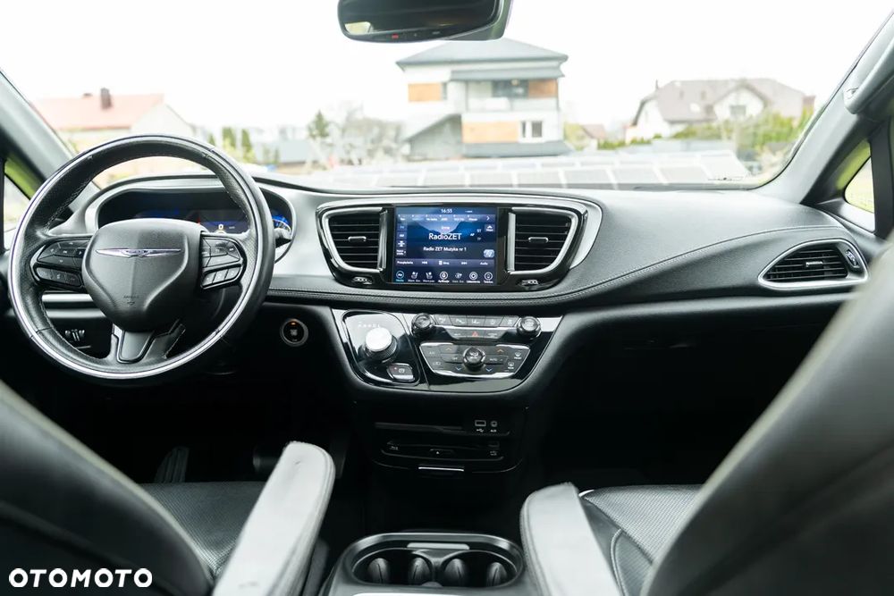 Chrysler Pacifica - 24