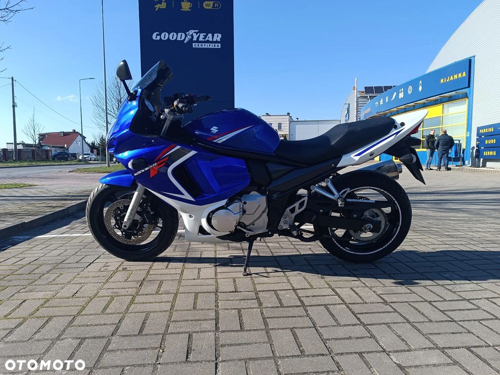Suzuki GSX-R - 16