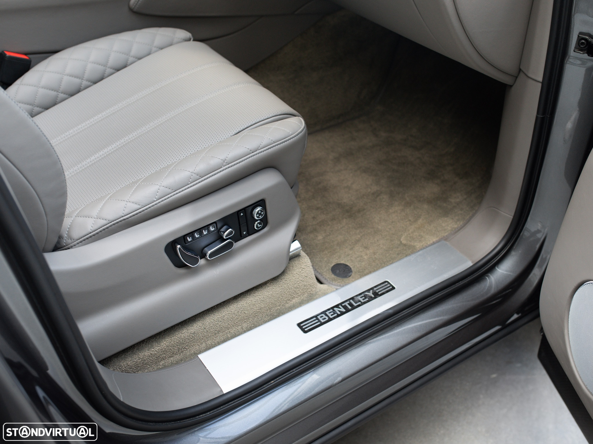 Bentley Bentayga V8 - 28