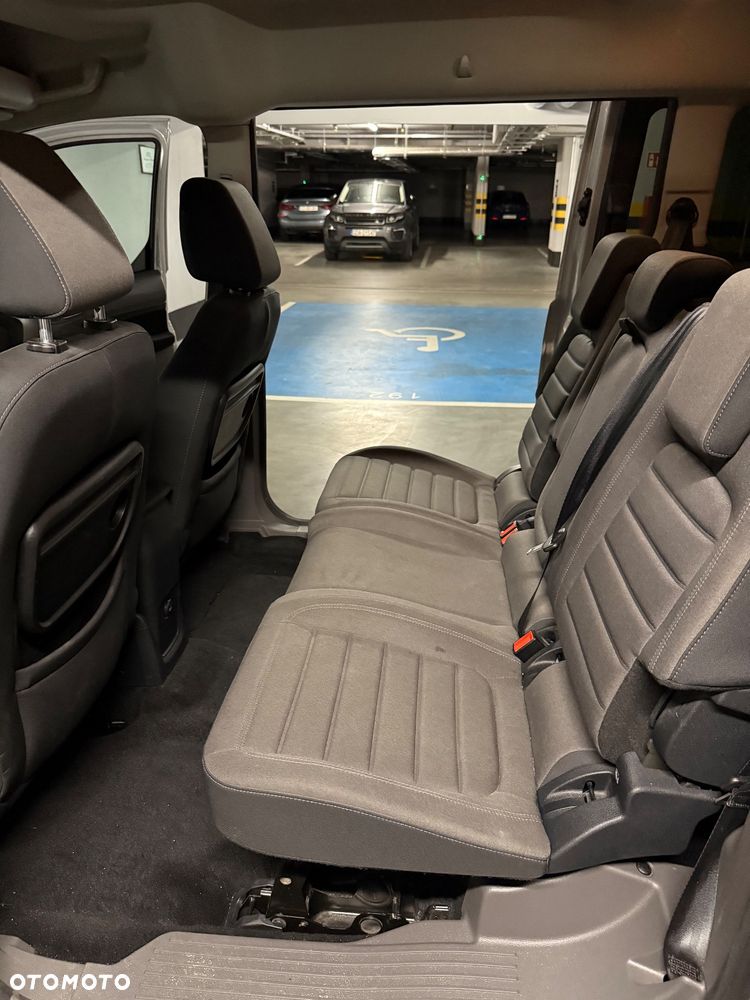 Ford Tourneo Connect Grand - 29