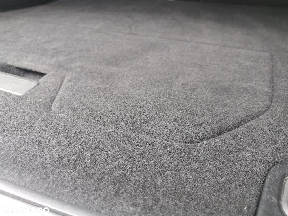 Volvo V60 B4 D Momentum - 21