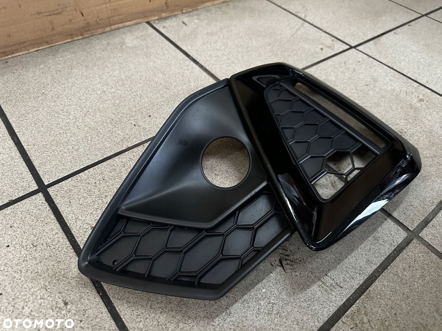 KRATKA ZDERZAKA AUDI A4 B9 LIFT 8W0807682AM - 3