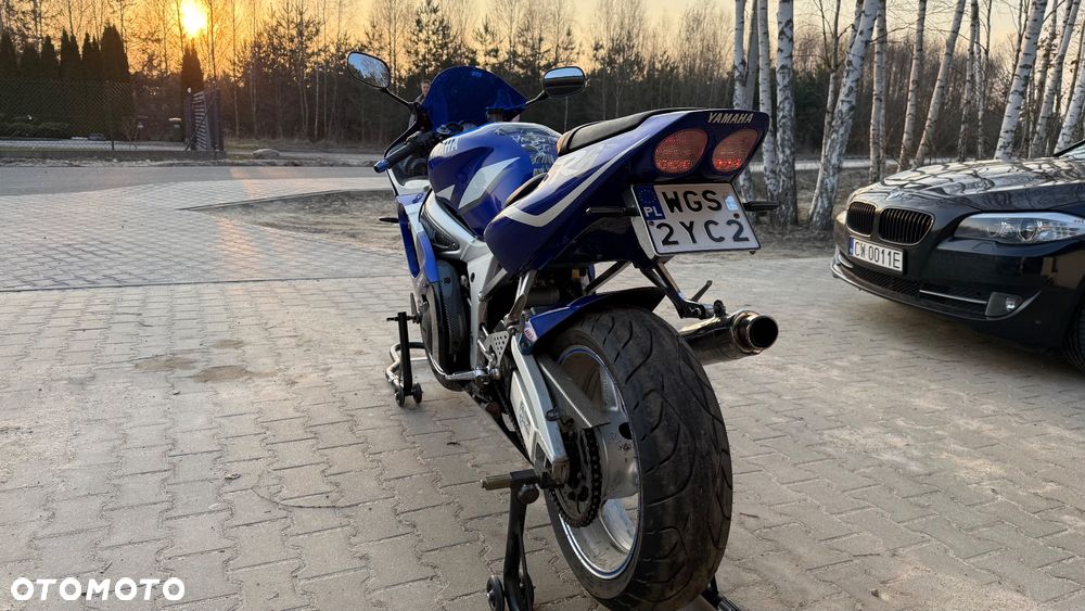 Yamaha R6 - 18