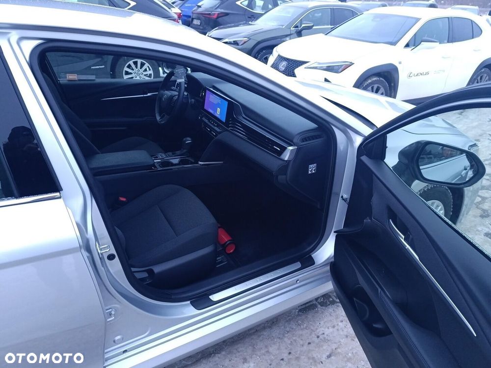 Toyota Camry - 16