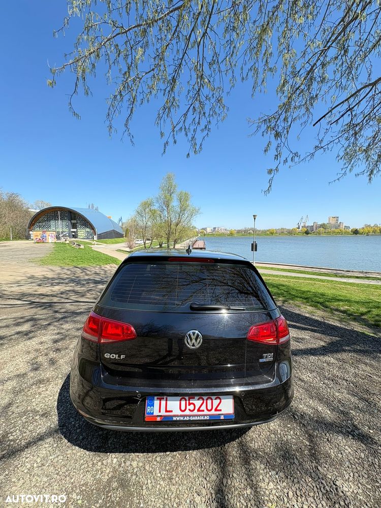 Volkswagen Golf 1.6 TDI DPF Comfortline - 3