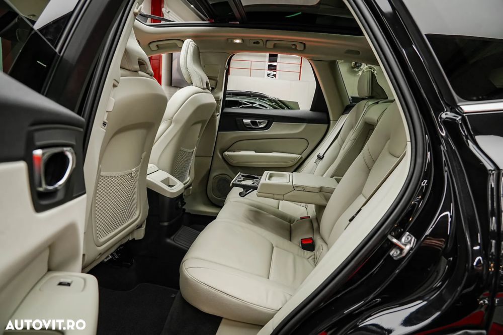 Volvo XC 60 Recharge T6 Twin Engine eAWD Inscription Expression - 6