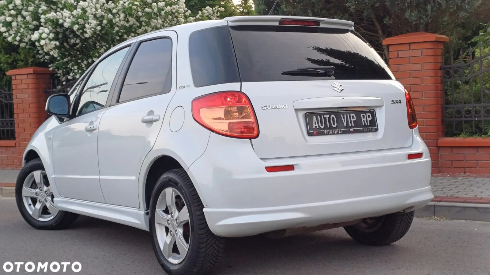 Suzuki SX4 1.6 Comfort Plus - 12