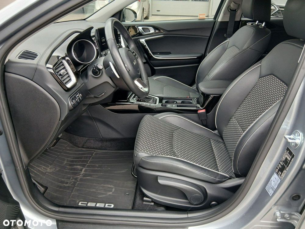 Kia Ceed - 14