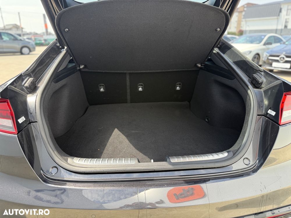 Kia Stinger 3.3 T-GDI 8AT AWD GT - 35