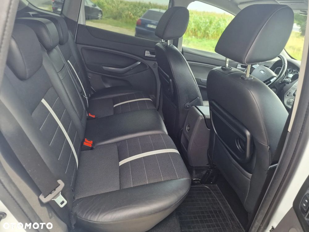 Ford Kuga 2.0 TDCi 4x4 Titanium - 24