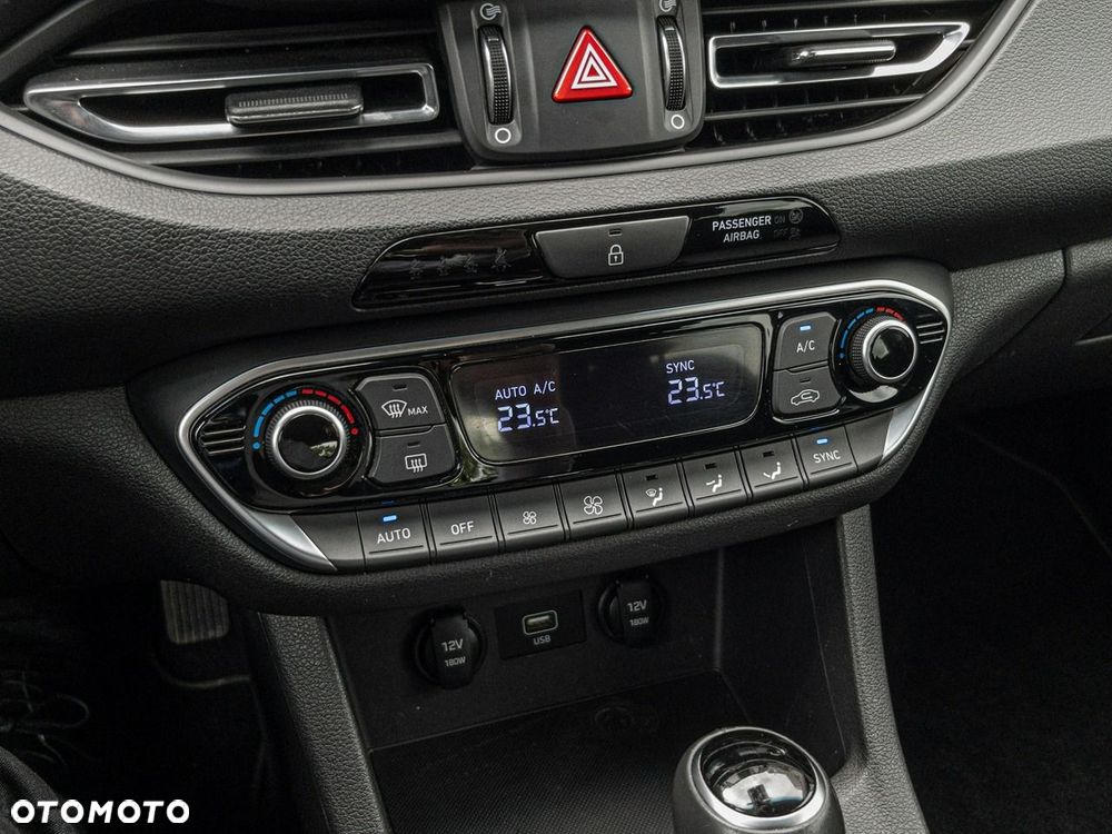 Hyundai i30 1.5 T-GDI 48V Smart DCT - 18