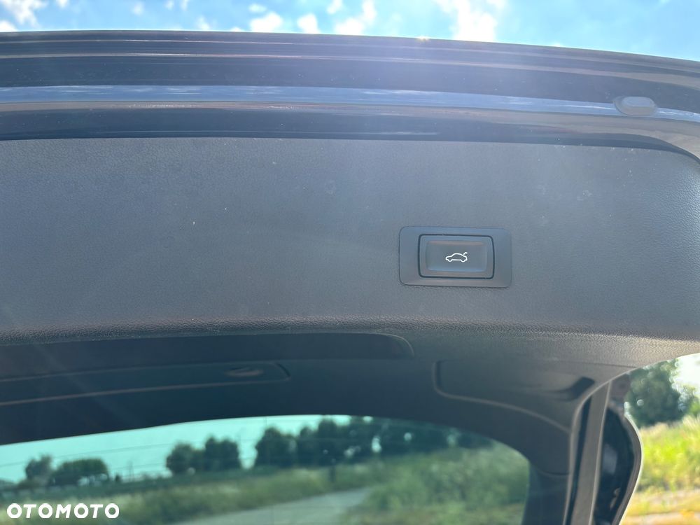 Audi A4 Avant 2.0 TDI DPF clean diesel Ambiente - 12