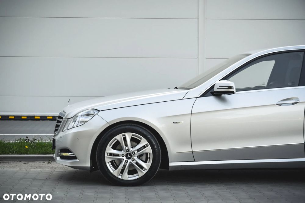 Mercedes-Benz Klasa E 200 CGI BlueEFFICIENCY 7G-TRONIC Avantgarde - 10