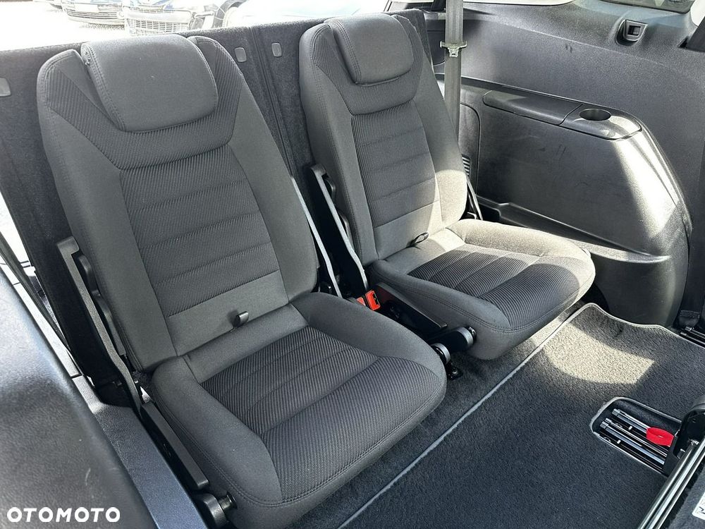 Ford S-Max - 10