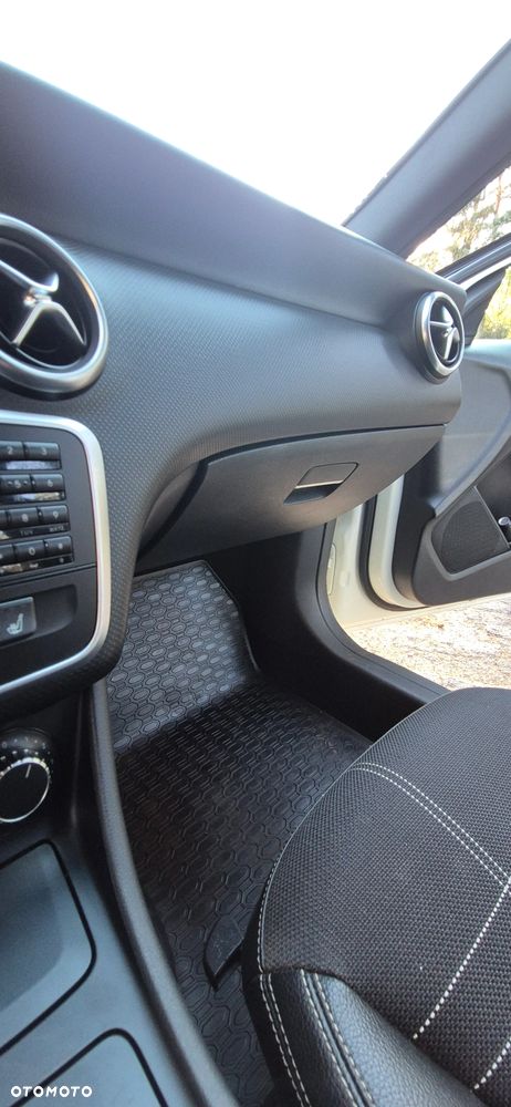 Mercedes-Benz Klasa A 180 CDI (BlueEFFICIENCY) 7G-DCT - 15