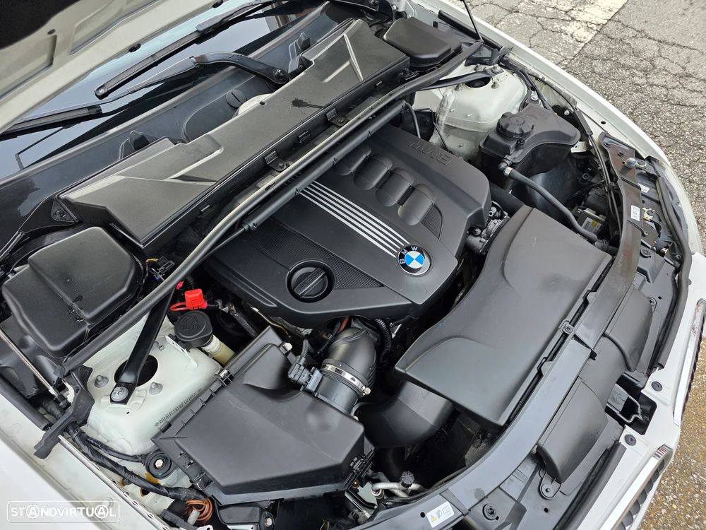 BMW 320 d Pack M - 33