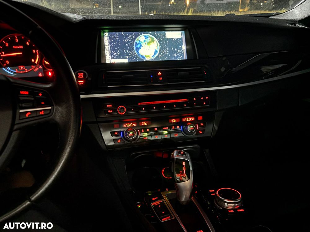 BMW Seria 5 520d xDrive AT - 13