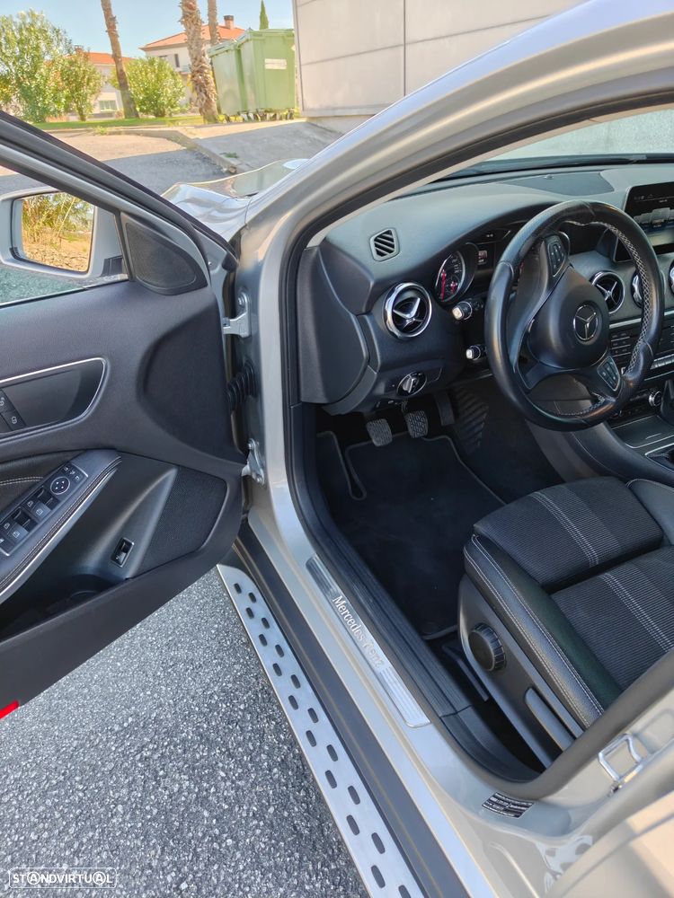 Mercedes-Benz GLA 180 - 15