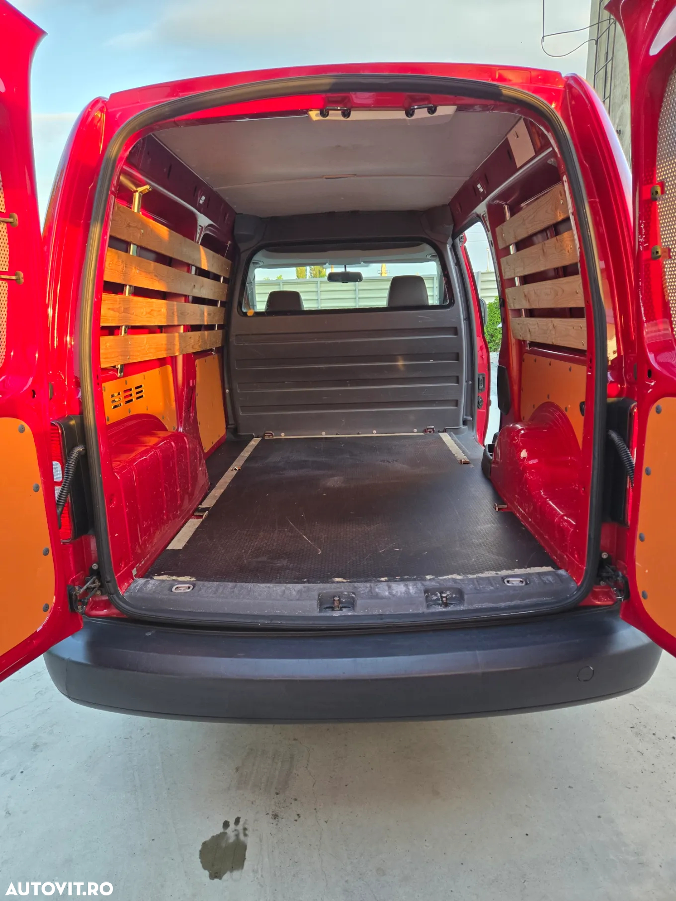 Volkswagen Caddy MAXI / CUTIE AUTOMATĂ / 2012 - 4