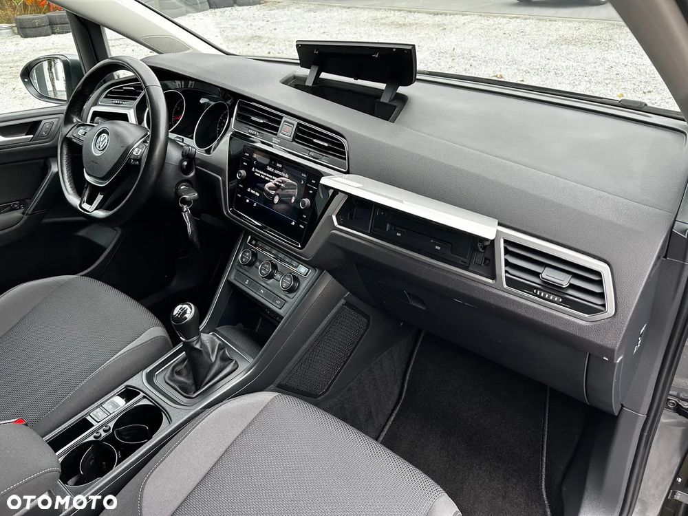 Volkswagen Touran 1.4 TSI BMT Comfortline - 26
