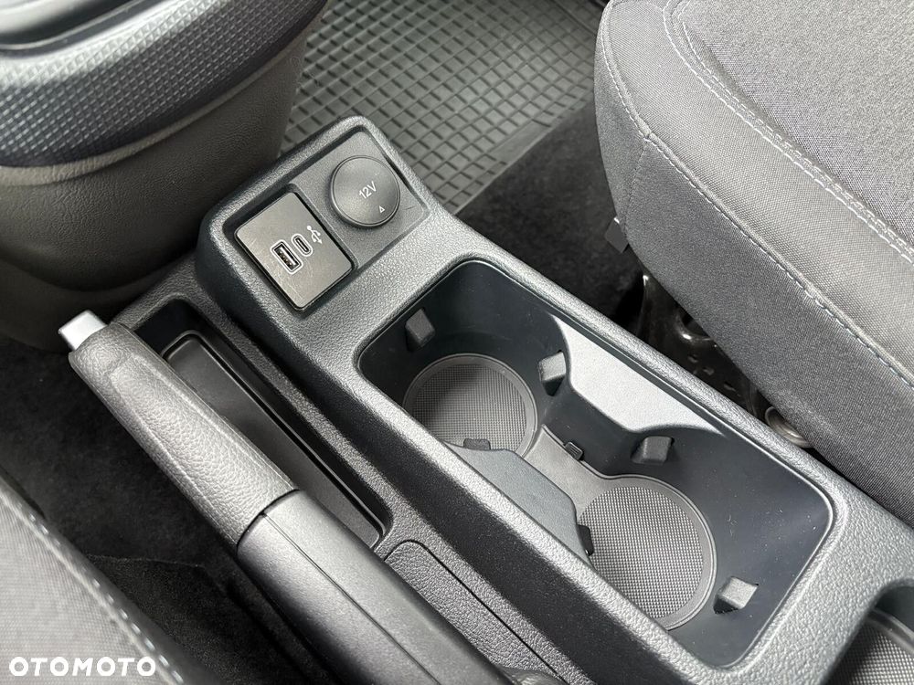 Ford Tourneo Connect Grand - 23