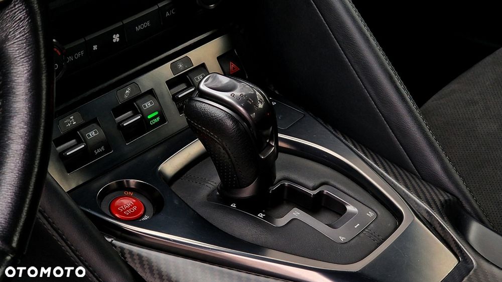 Nissan GT-R - 10