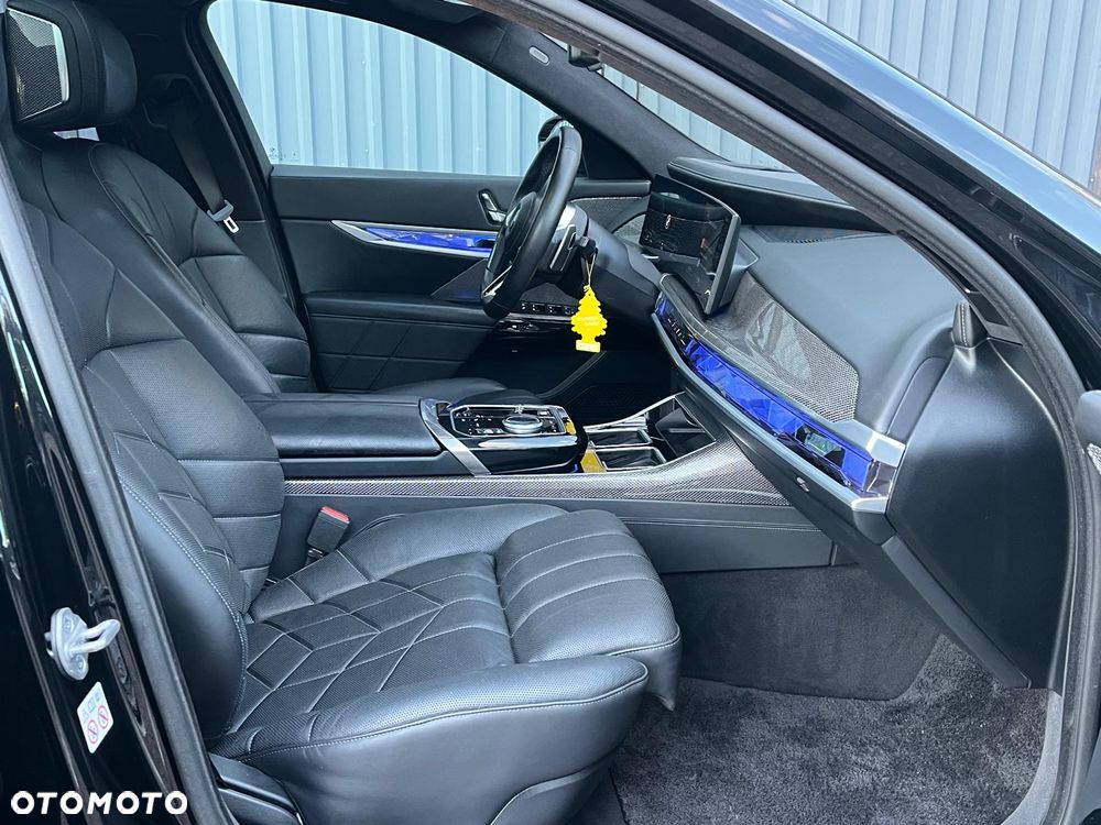 BMW Seria 7 740Ld xDrive sport - 23