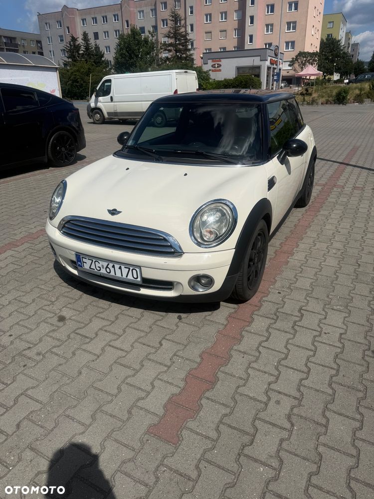 MINI Cooper Standard - 1