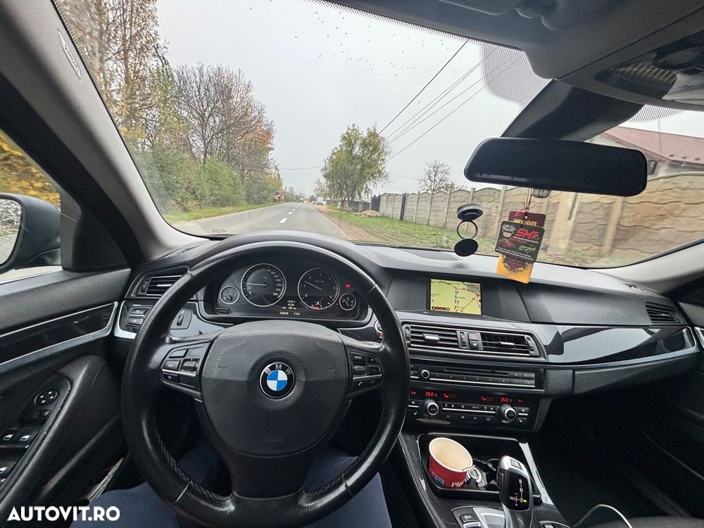 BMW Seria 5 520d Aut. - 11