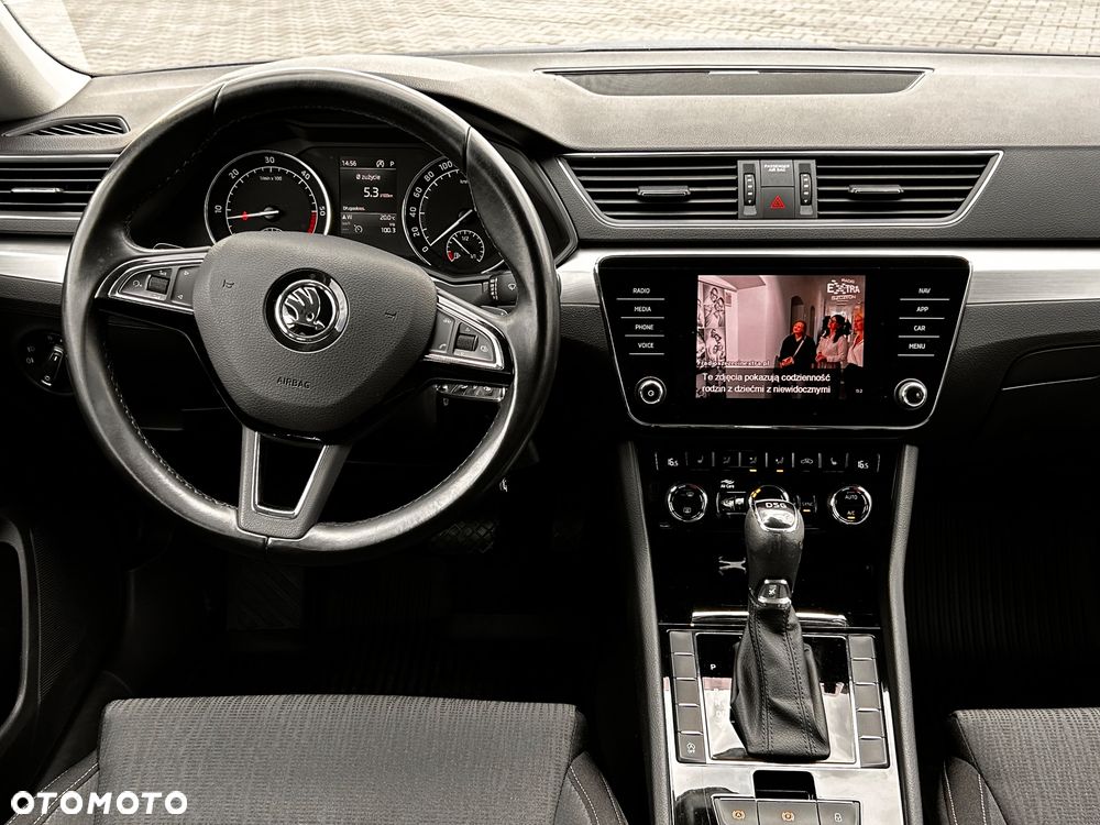 Skoda Superb 2.0 TDI DSG Active - 22