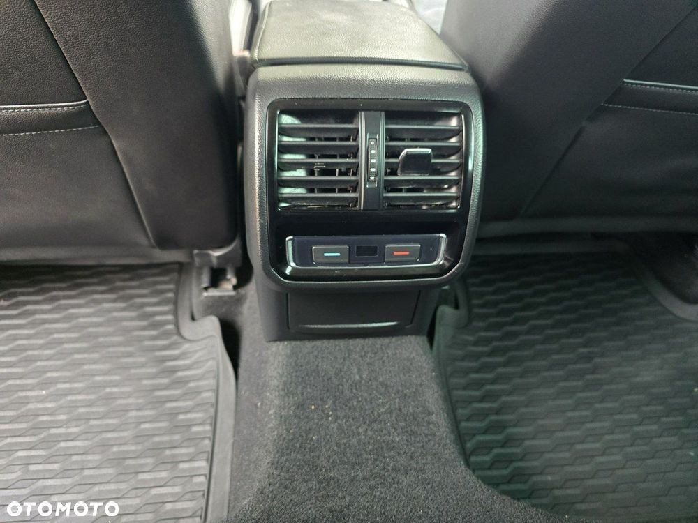 Volkswagen Passat 2.0 TDI BMT Highline - 14